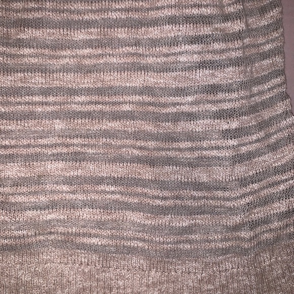 Tan sweater size S - Picture 3 of 3